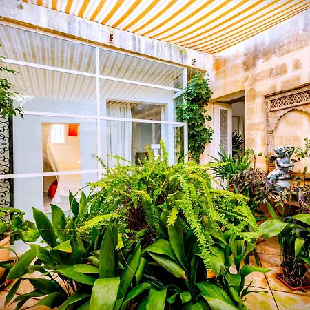 Gasthof In Luxurious Maltese Townhouse *