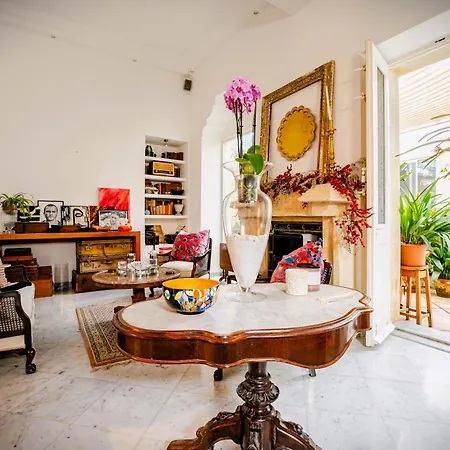 In Luxurious Maltese Townhouse ゲストハウス 3*