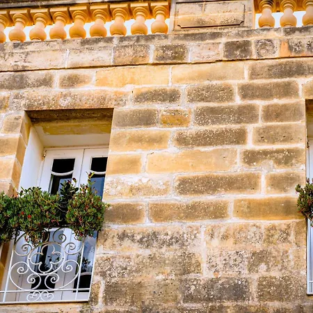 In Luxurious Maltese Townhouse