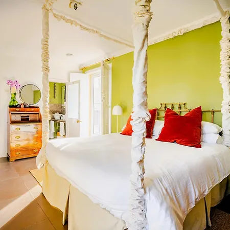 In Luxurious Maltese Townhouse Gasthof