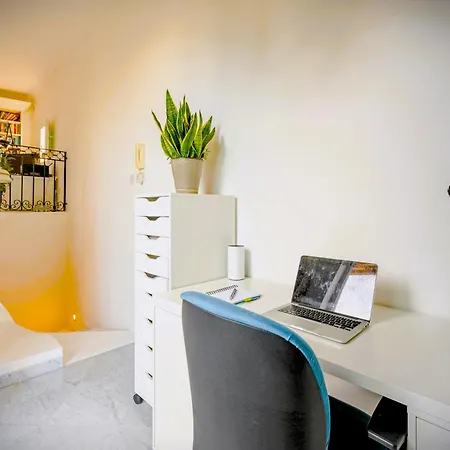 In Luxurious Maltese Townhouse 3*