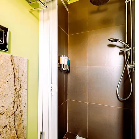 In Luxurious Maltese Townhouse Casa de hóspedes