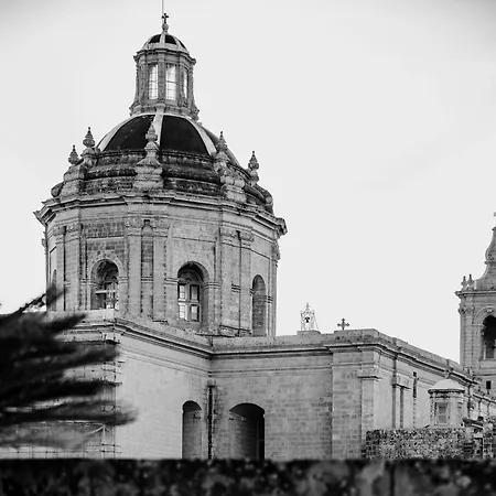 Casa de hóspedes In Luxurious Maltese Townhouse Żejtun