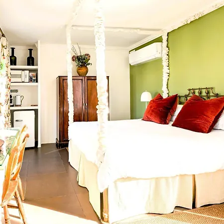 In Luxurious Maltese Townhouse Żejtun