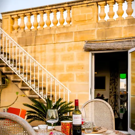 In Luxurious Maltese Townhouse 3* Żejtun