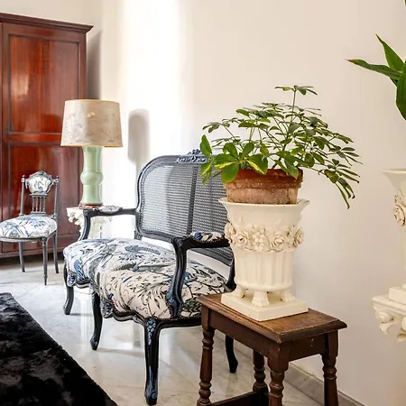 Pensión In Luxurious Maltese Townhouse Żejtun