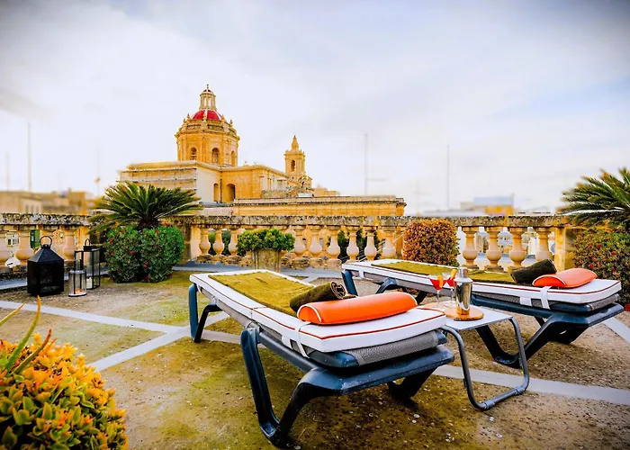 In Luxurious Maltese Townhouse Pensiune 3*