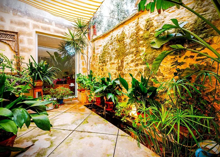 In Luxurious Maltese Townhouse Żejtun