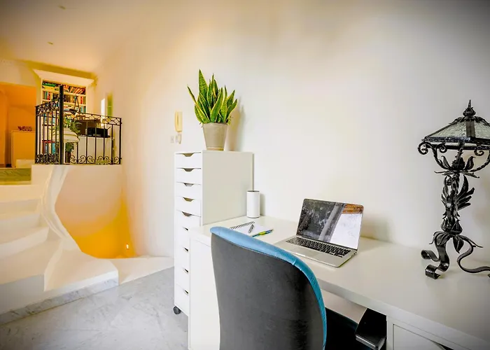 In Luxurious Maltese Townhouse 3*