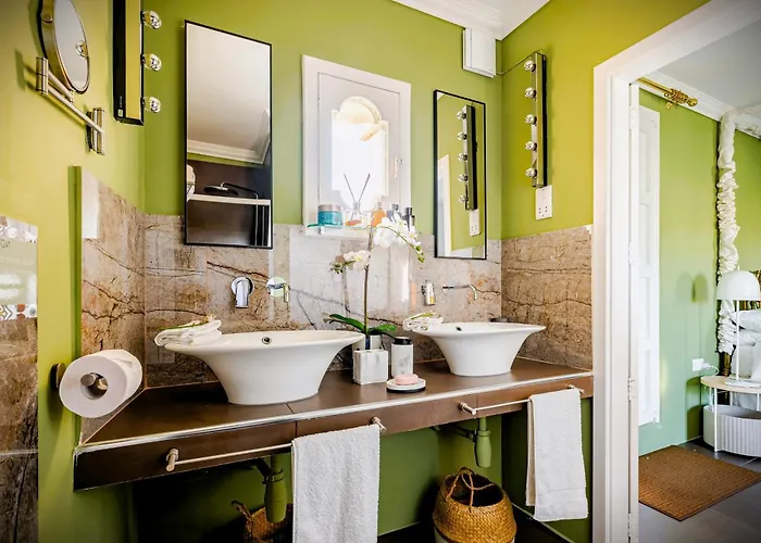 Pensiune In Luxurious Maltese Townhouse