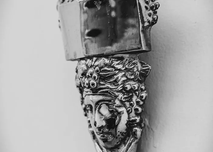 In Luxurious Maltese Townhouse 3*