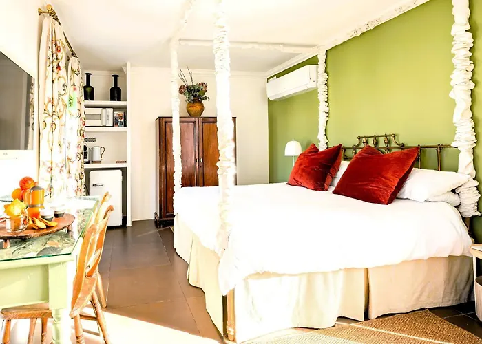 In Luxurious Maltese Townhouse Żejtun