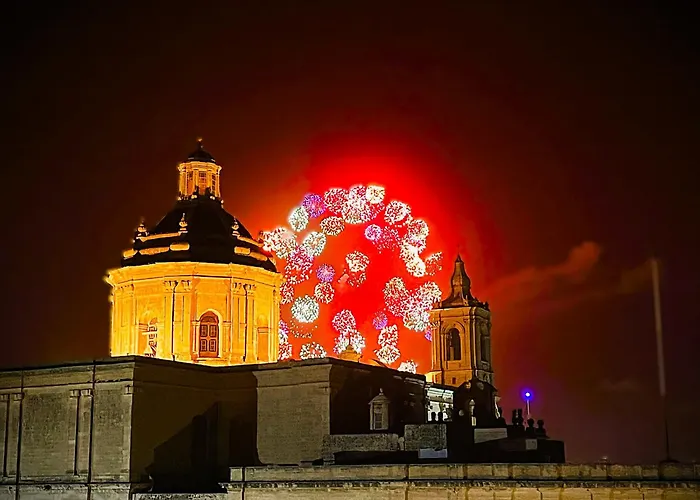 Pensiune In Luxurious Maltese Townhouse