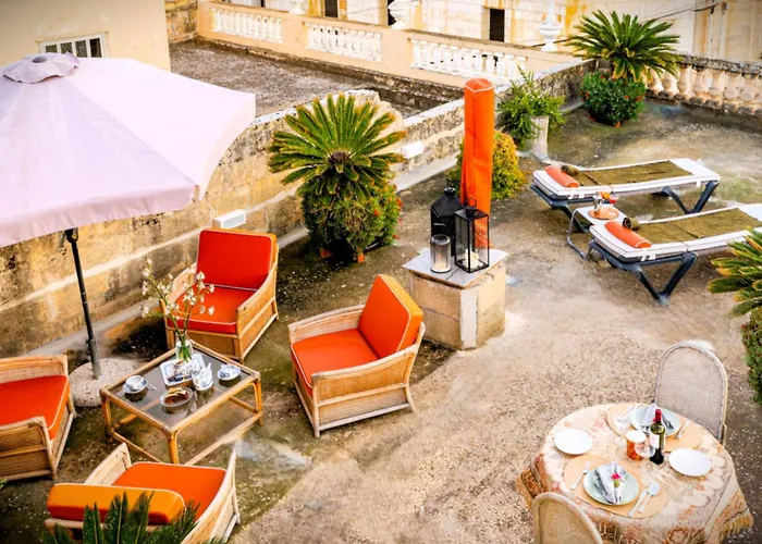 In Luxurious Maltese Townhouse Pensiune Żejtun